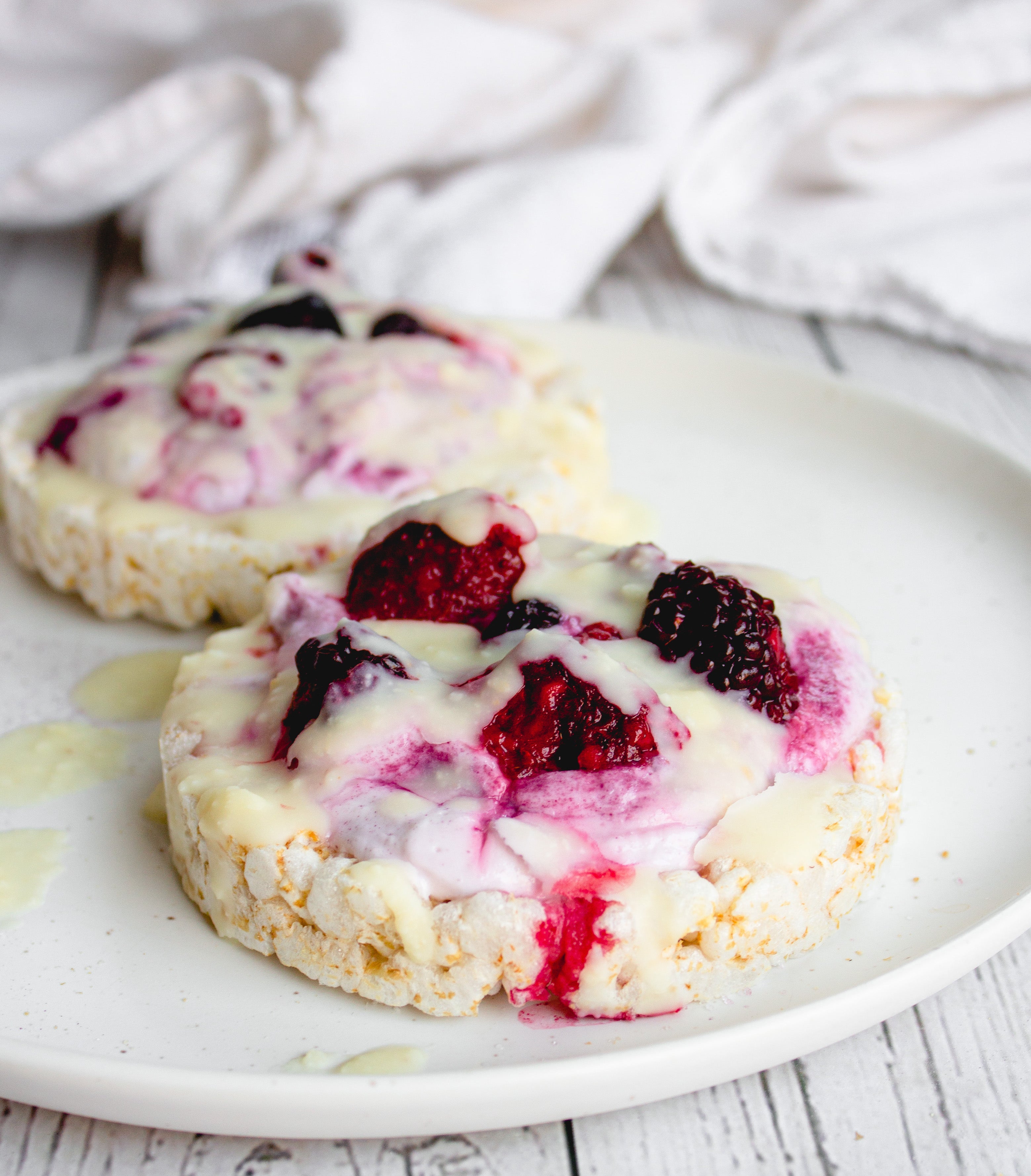 Wild Berry Rice Cakes – Everly